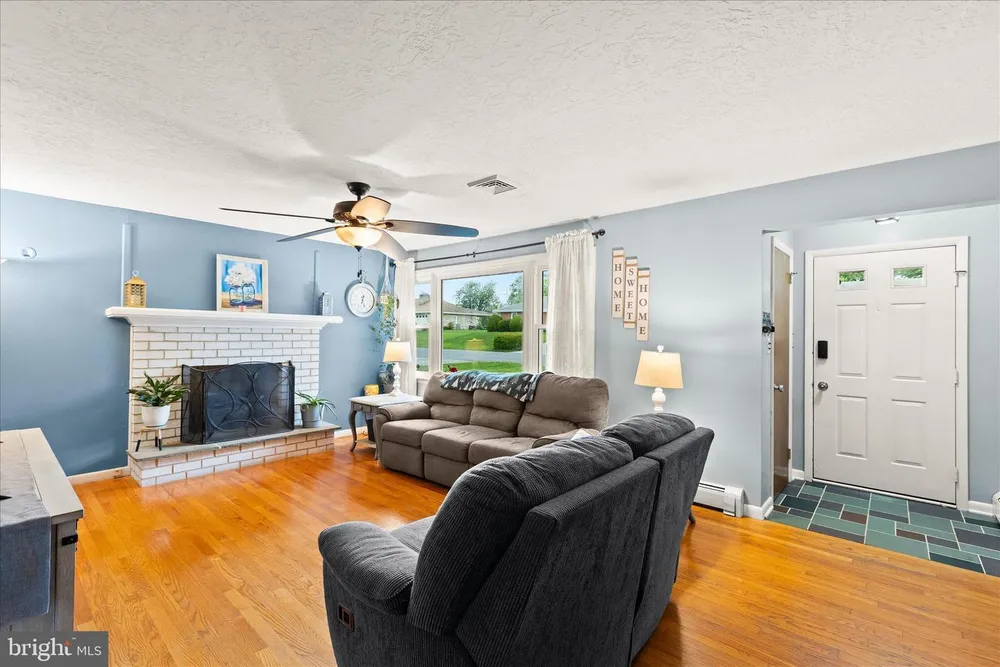3966 Bahn Ave, York, PA 17408