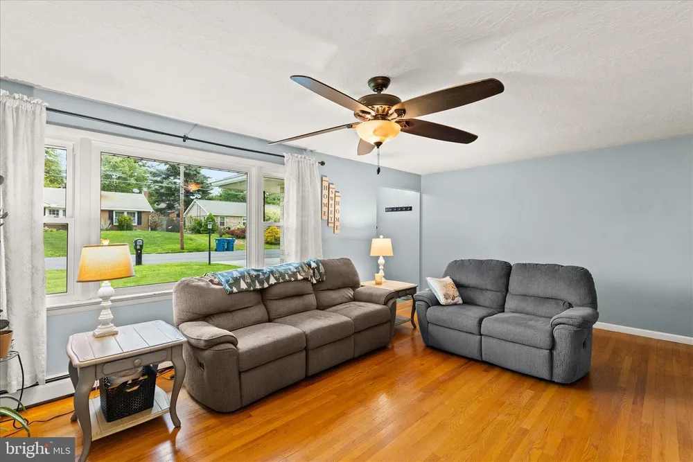 3966 Bahn Ave, York, PA 17408