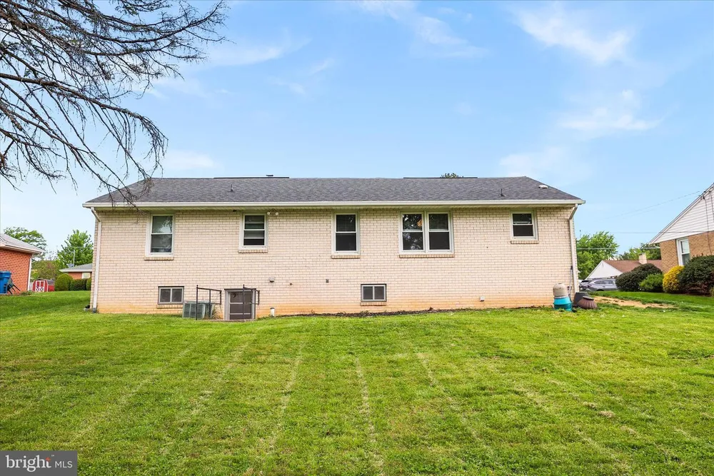 3966 Bahn Ave, York, PA 17408
