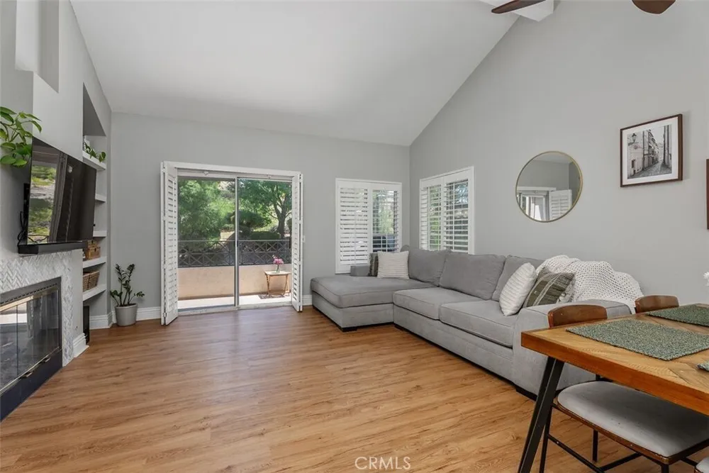 1089 S Daybreak Ct, Anaheim, CA 92808