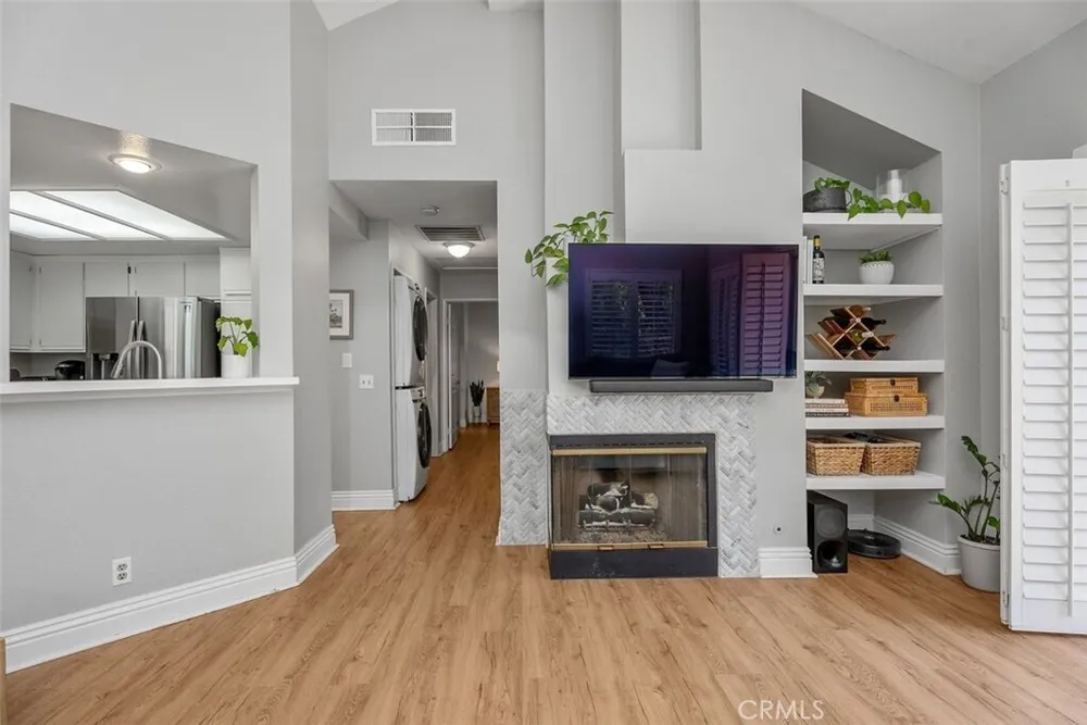 1089 S Daybreak Ct, Anaheim, CA 92808