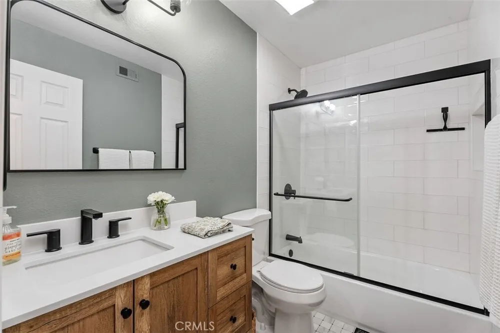 1089 S Daybreak Ct, Anaheim, CA 92808