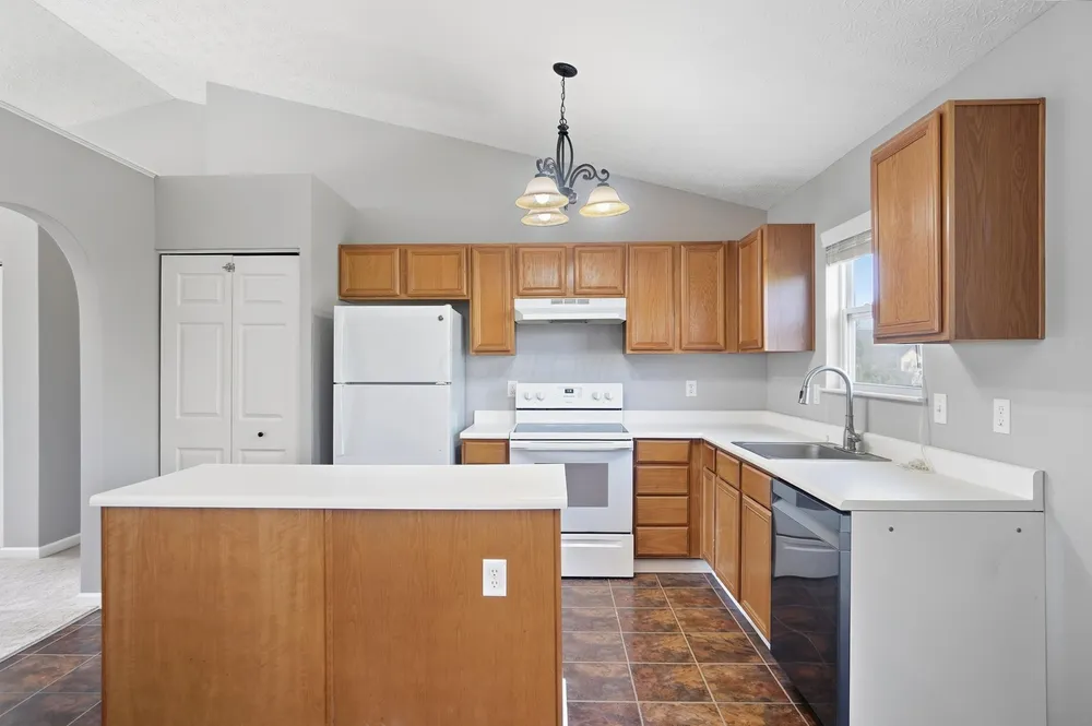 5855 Canal Bridge Dr, Canal Winchester, OH 43110