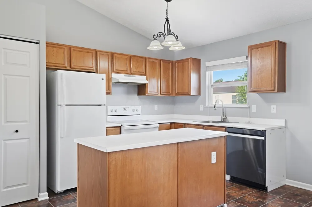5855 Canal Bridge Dr, Canal Winchester, OH 43110
