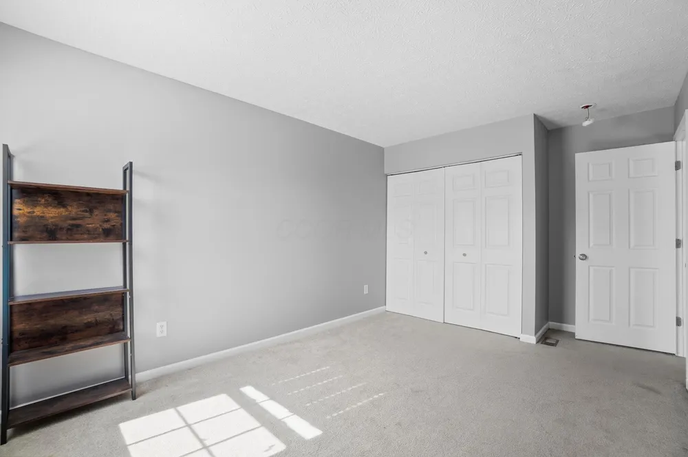 5855 Canal Bridge Dr, Canal Winchester, OH 43110