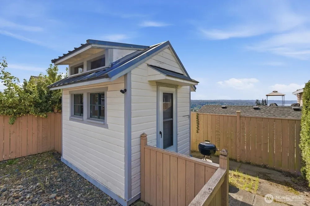21204 3rd Ave S, Des Moines, WA 98198