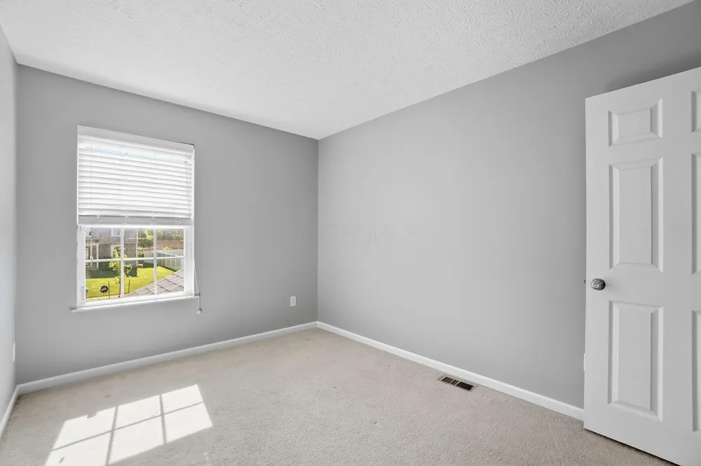 5855 Canal Bridge Dr, Canal Winchester, OH 43110