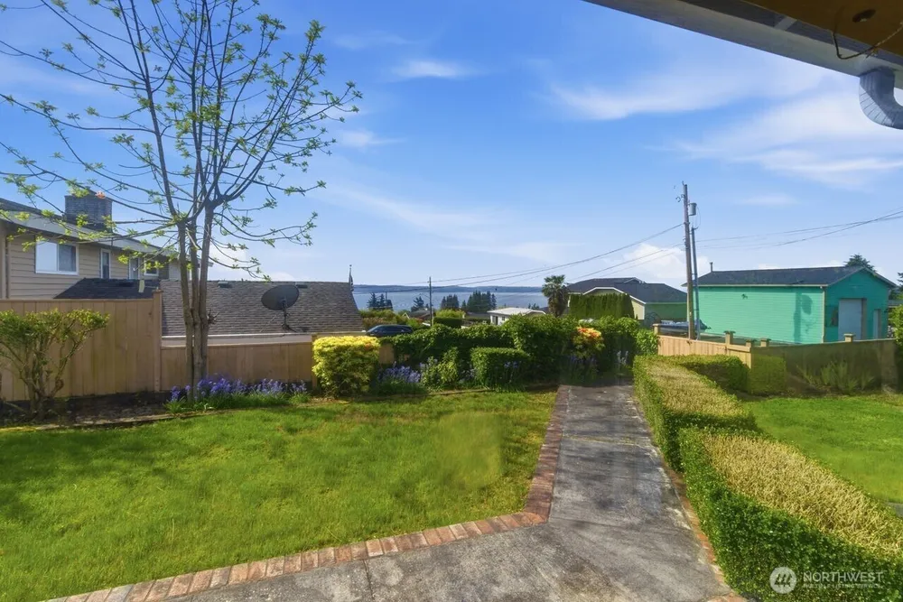 21204 3rd Ave S, Des Moines, WA 98198