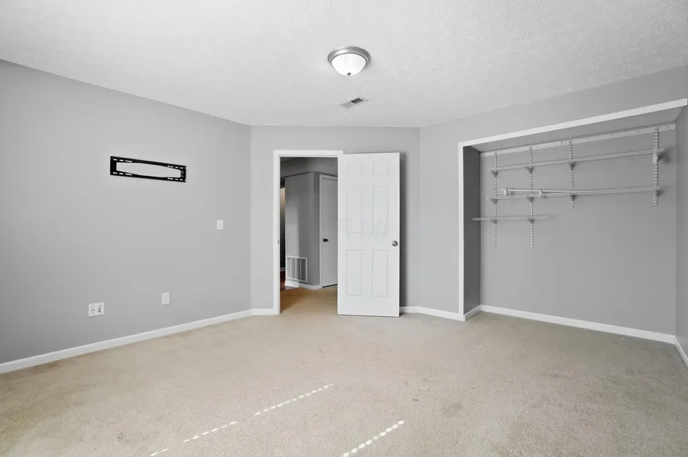 5855 Canal Bridge Dr, Canal Winchester, OH 43110