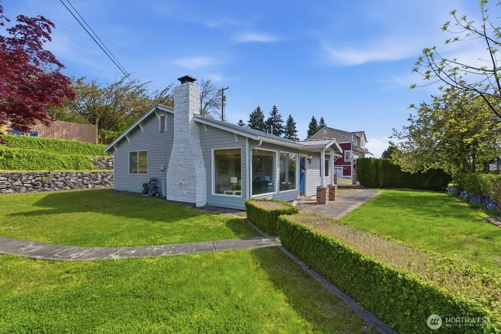 21204 3rd Ave S, Des Moines, WA 98198