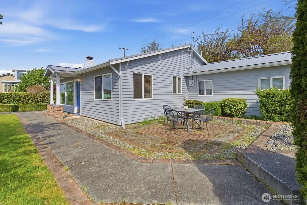 21204 3rd Ave S, Des Moines, WA 98198
