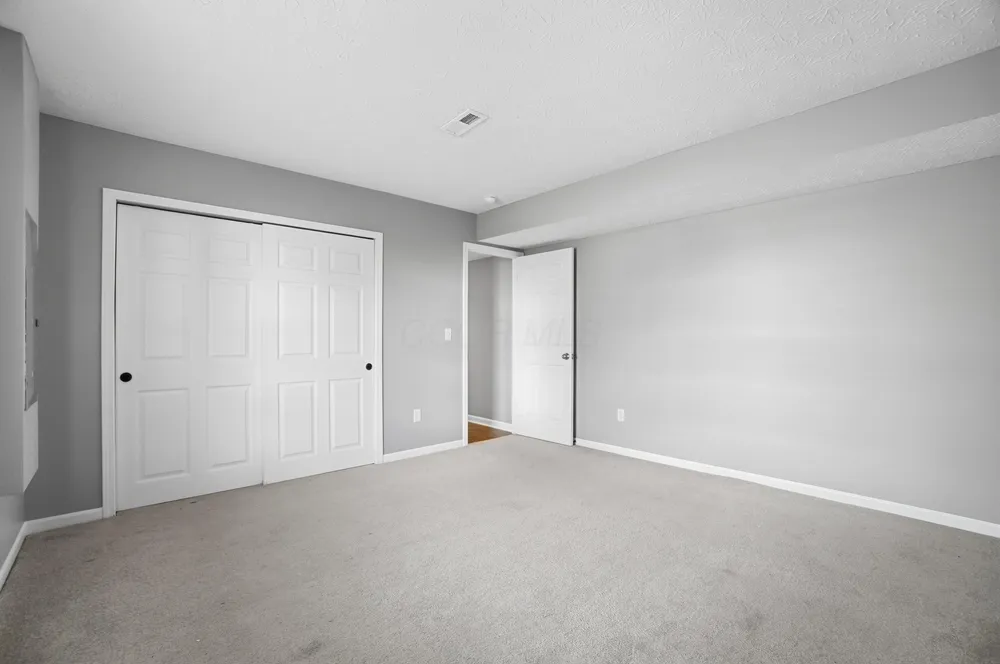 5855 Canal Bridge Dr, Canal Winchester, OH 43110