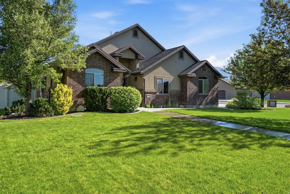 2766 W 2125 N, Plain City, UT 84404