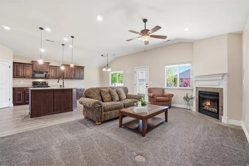 2766 W 2125 N, Plain City, UT 84404