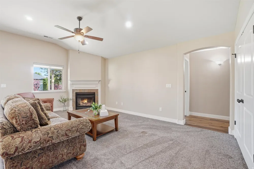 2766 W 2125 N, Plain City, UT 84404