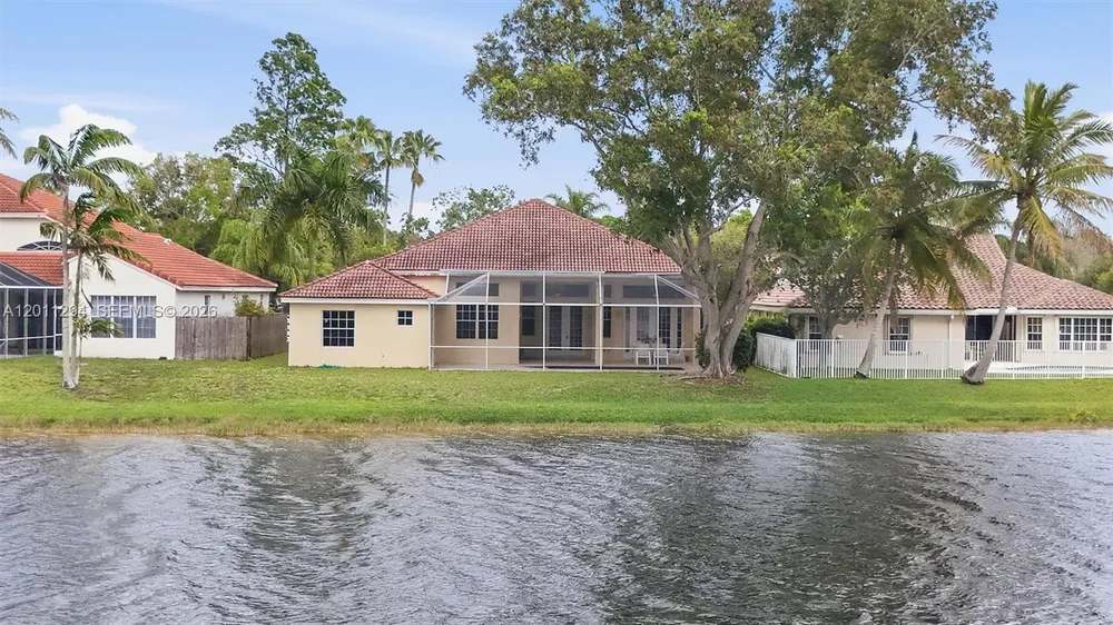 727 Lake Blvd, Weston, FL 33326