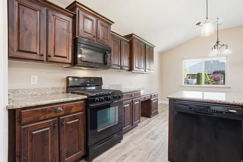 2766 W 2125 N, Plain City, UT 84404
