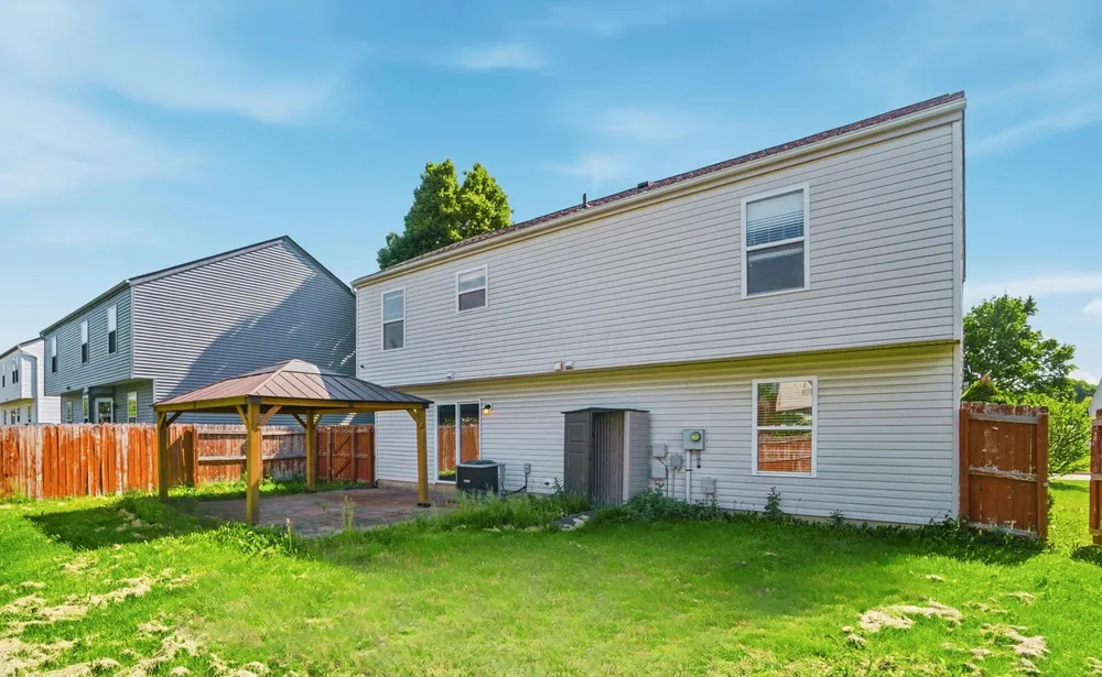 5855 Canal Bridge Dr, Canal Winchester, OH 43110