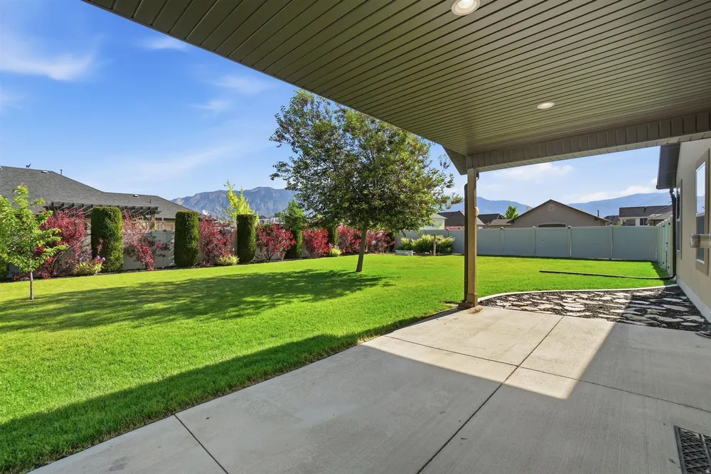 2766 W 2125 N, Plain City, UT 84404