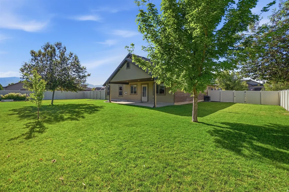2766 W 2125 N, Plain City, UT 84404