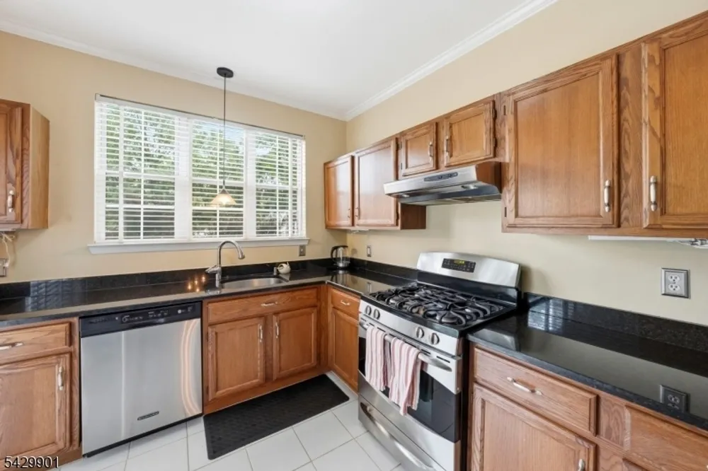 7 Witherspoon Ct, Morristown, NJ 07960