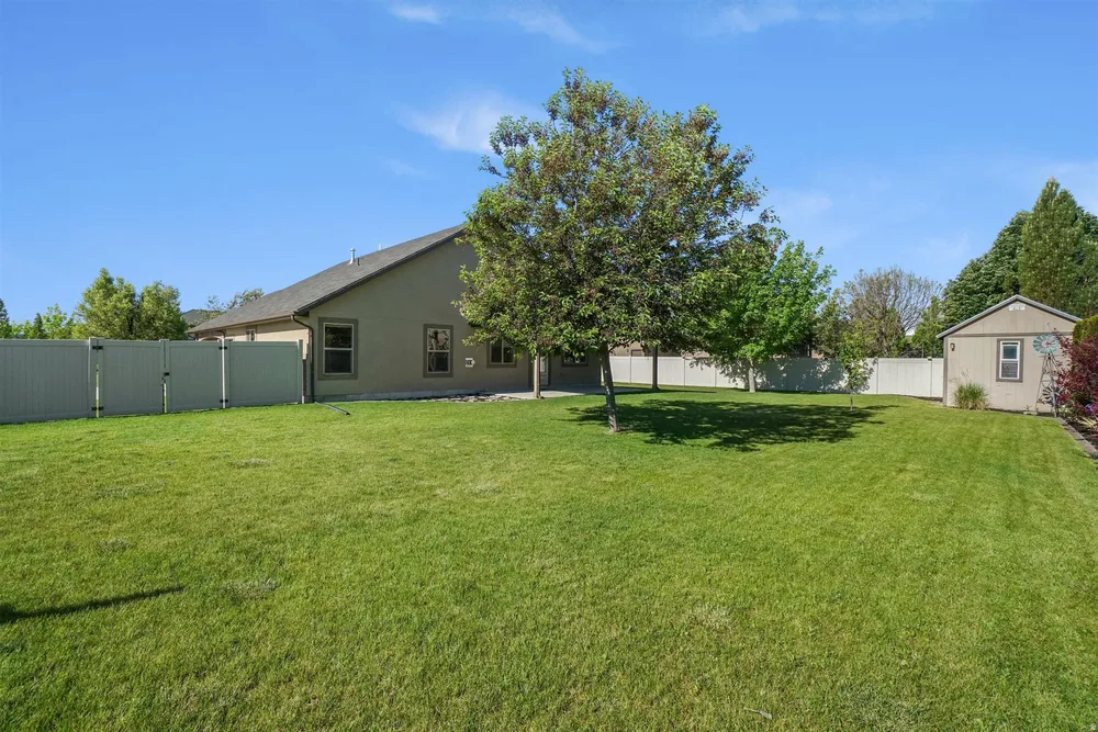 2766 W 2125 N, Plain City, UT 84404
