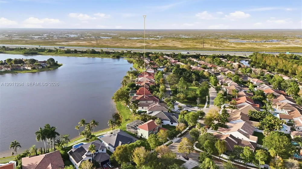 727 Lake Blvd, Weston, FL 33326