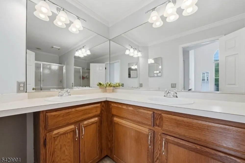 7 Witherspoon Ct, Morristown, NJ 07960