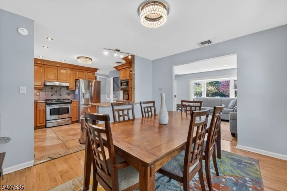 271 E Mount Pleasant Ave, Livingston, NJ 07039