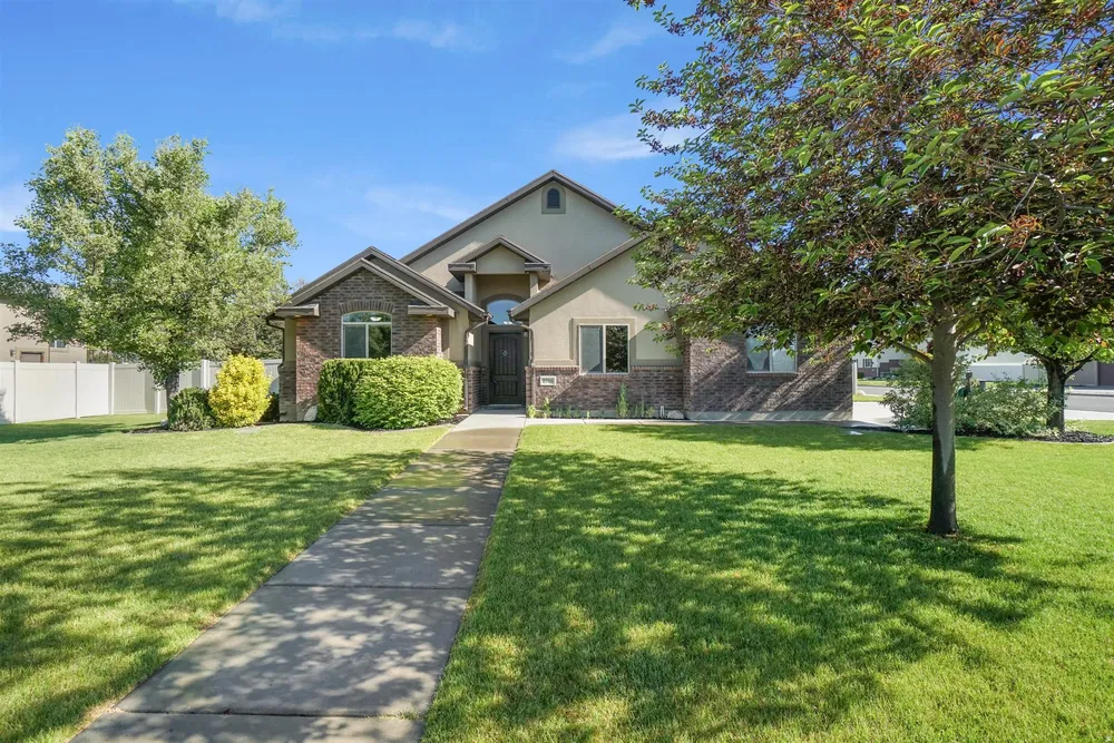 2766 W 2125 N, Plain City, UT 84404