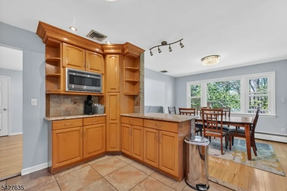 271 E Mount Pleasant Ave, Livingston, NJ 07039