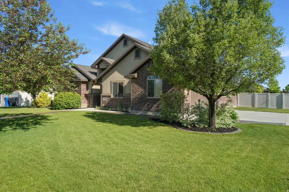 2766 W 2125 N, Plain City, UT 84404
