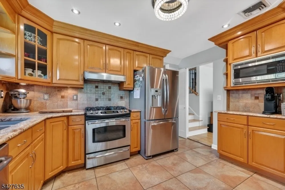 271 E Mount Pleasant Ave, Livingston, NJ 07039