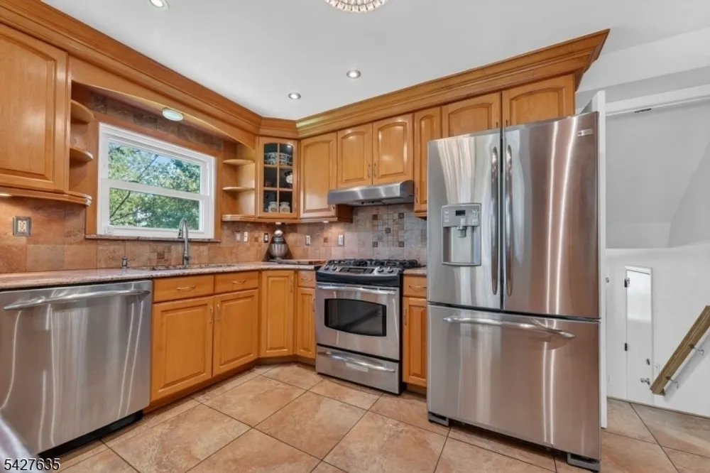 271 E Mount Pleasant Ave, Livingston, NJ 07039