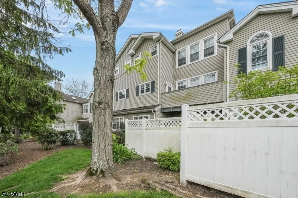 7 Witherspoon Ct, Morristown, NJ 07960