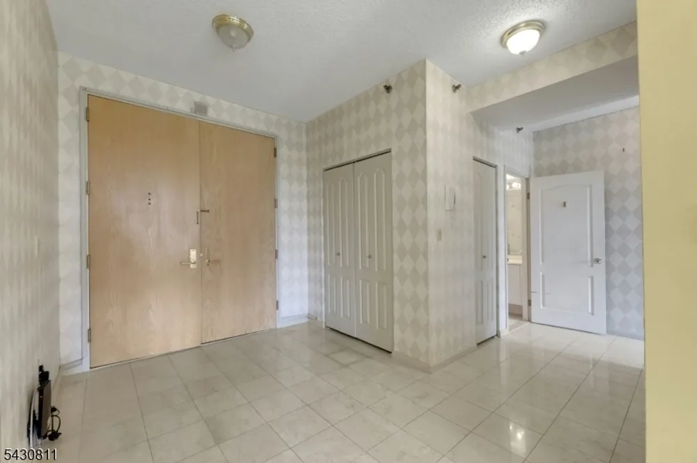 10 Smith Manor Blvd, West Orange, NJ 07052