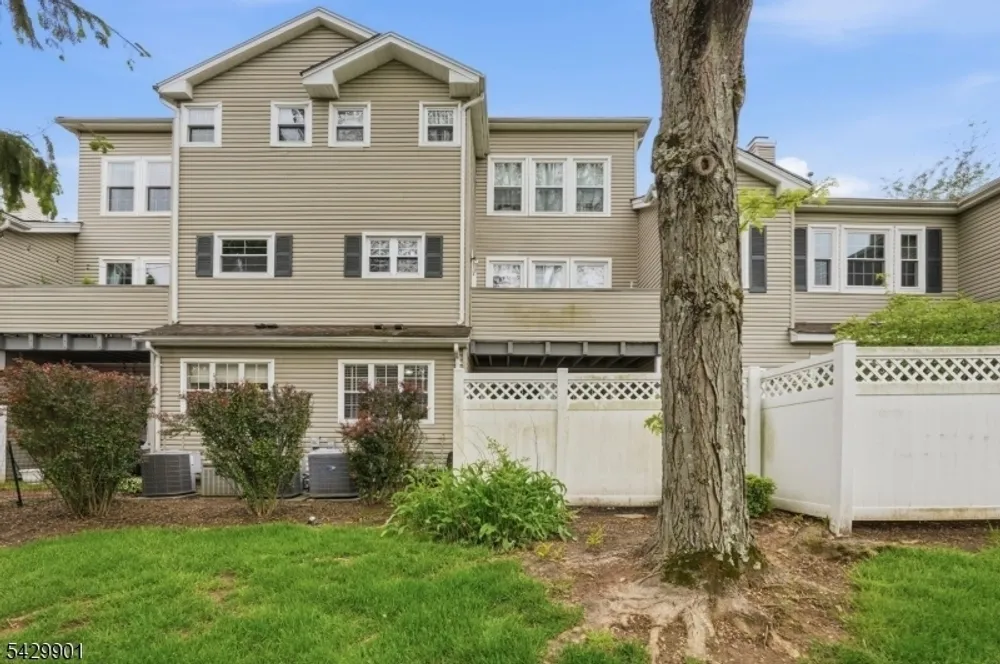 7 Witherspoon Ct, Morristown, NJ 07960