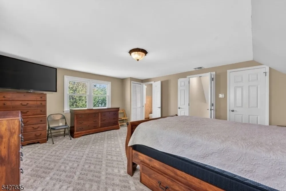 271 E Mount Pleasant Ave, Livingston, NJ 07039