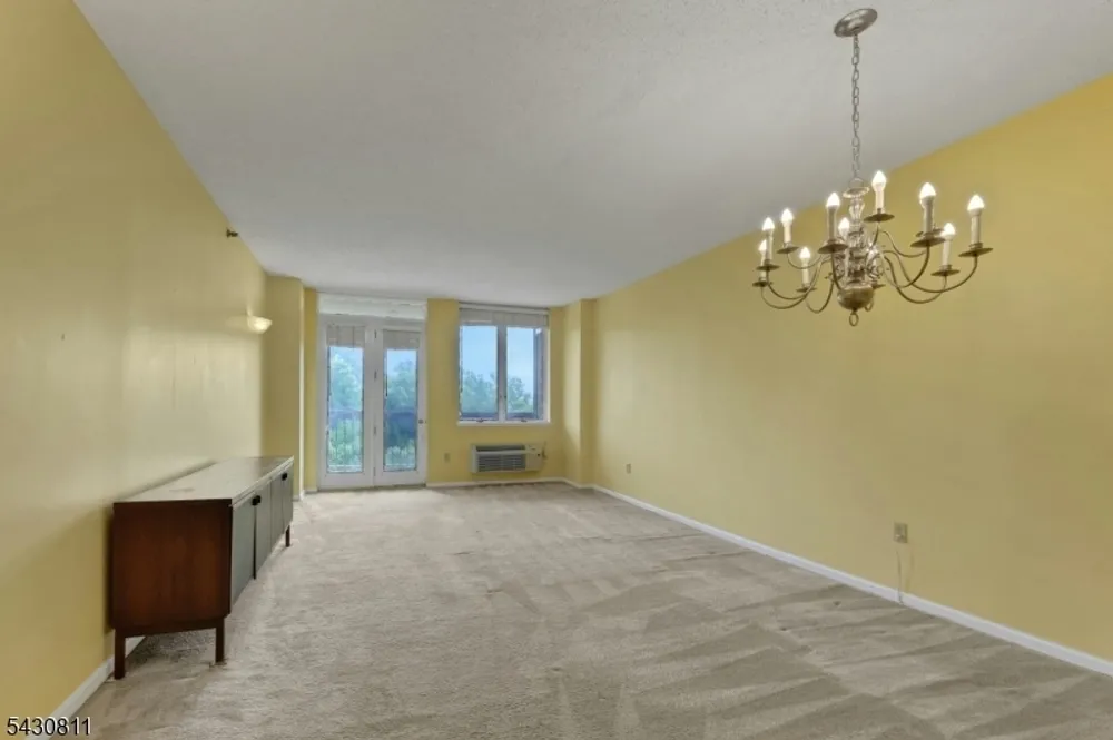 10 Smith Manor Blvd, West Orange, NJ 07052