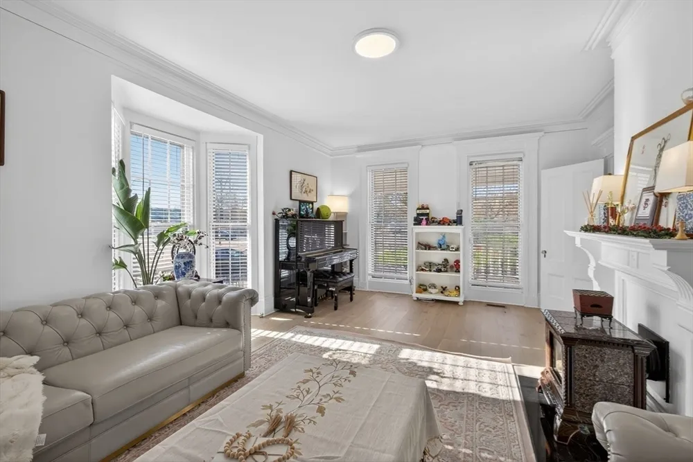 171A Lowell Ave, Newton, MA 02460