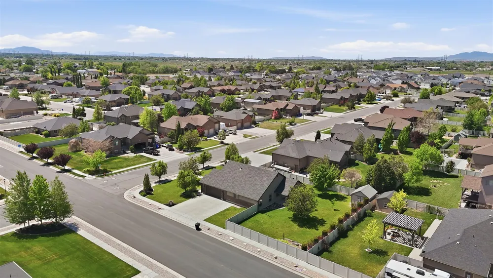 2766 W 2125 N, Plain City, UT 84404