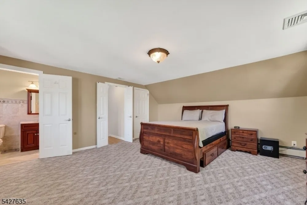 271 E Mount Pleasant Ave, Livingston, NJ 07039