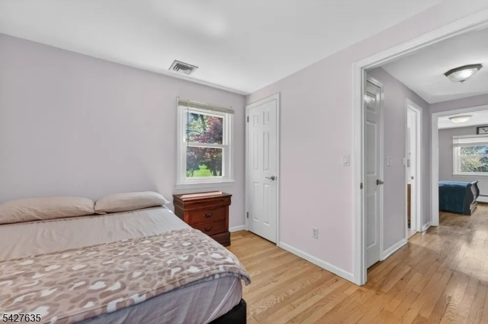 271 E Mount Pleasant Ave, Livingston, NJ 07039
