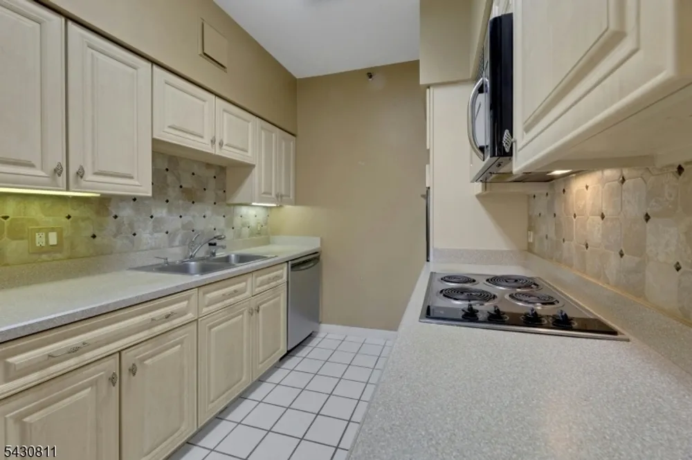 10 Smith Manor Blvd, West Orange, NJ 07052