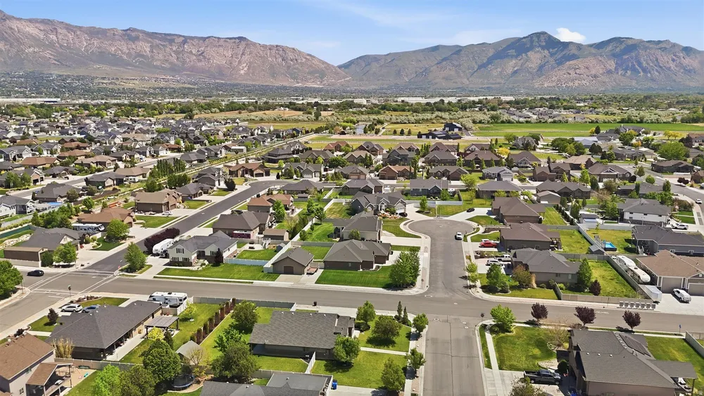 2766 W 2125 N, Plain City, UT 84404
