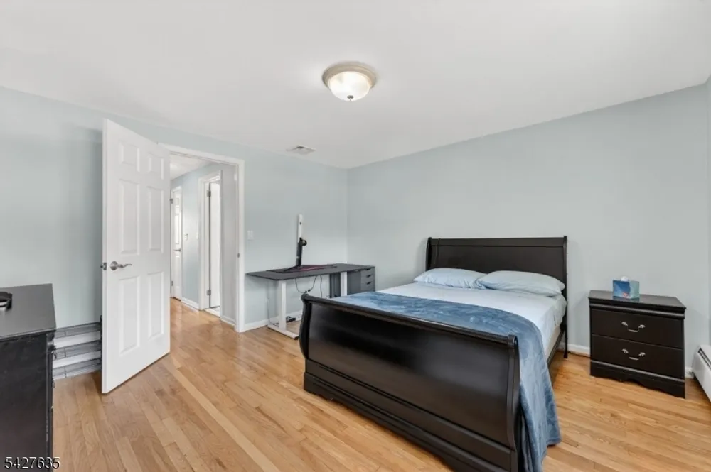 271 E Mount Pleasant Ave, Livingston, NJ 07039