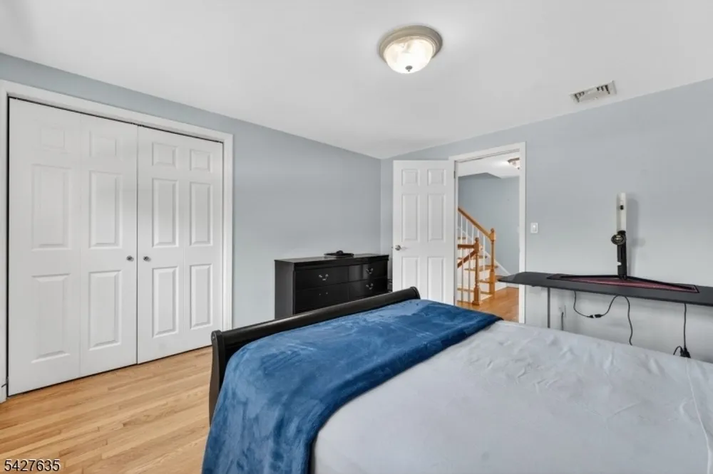 271 E Mount Pleasant Ave, Livingston, NJ 07039