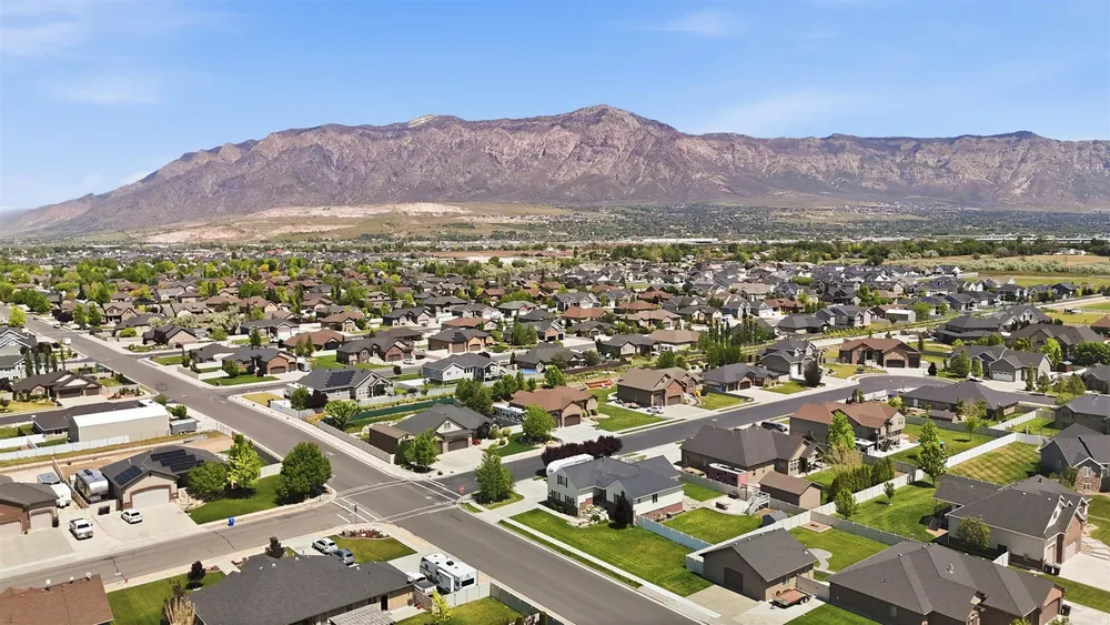 2766 W 2125 N, Plain City, UT 84404