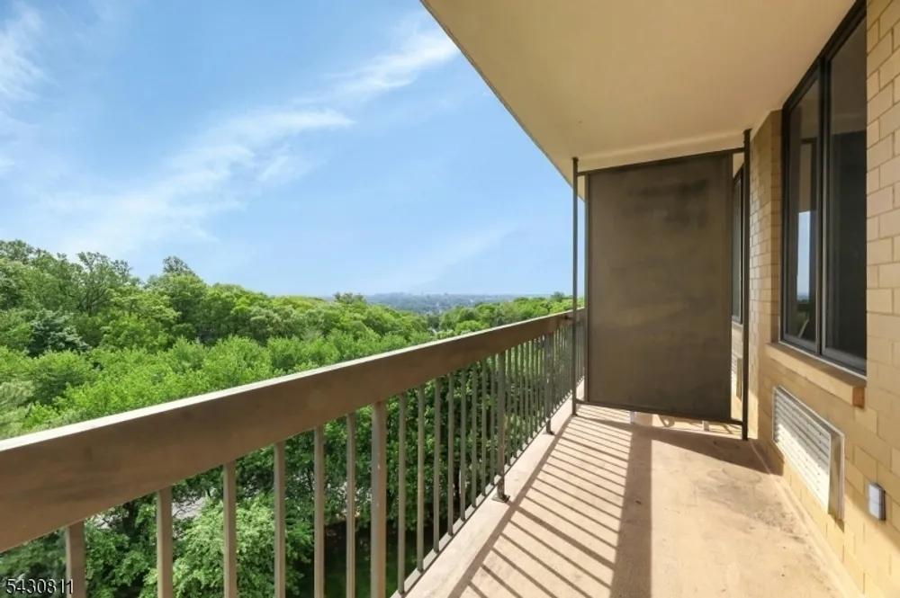 10 Smith Manor Blvd, West Orange, NJ 07052