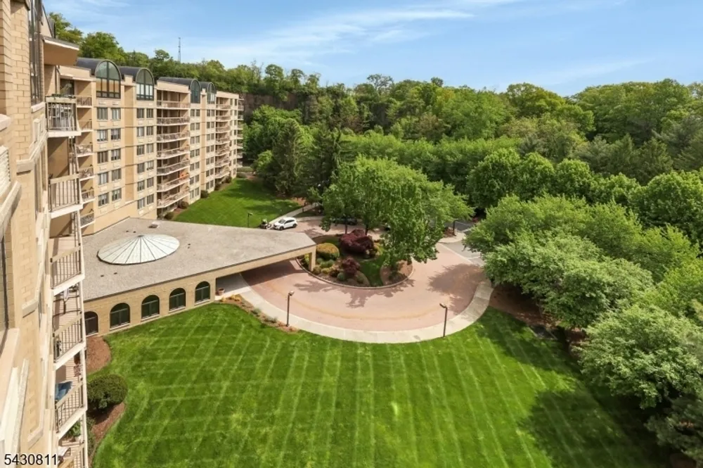 10 Smith Manor Blvd, West Orange, NJ 07052